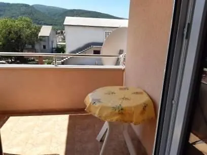 Apartment Apartman Lana *